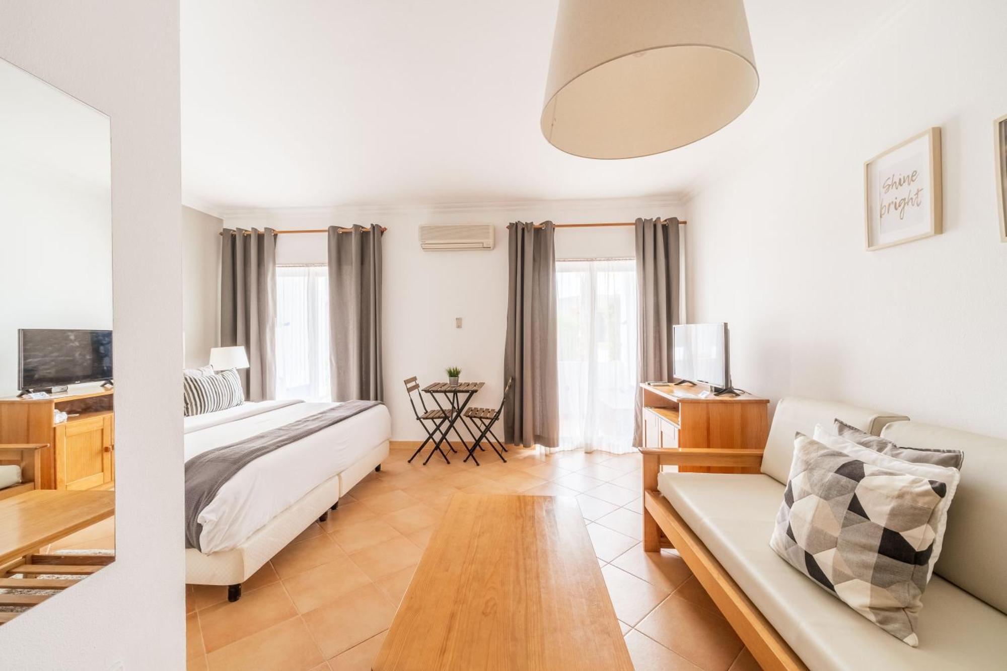 Oasis Beach Apartments Senhora da Luz 객실 사진